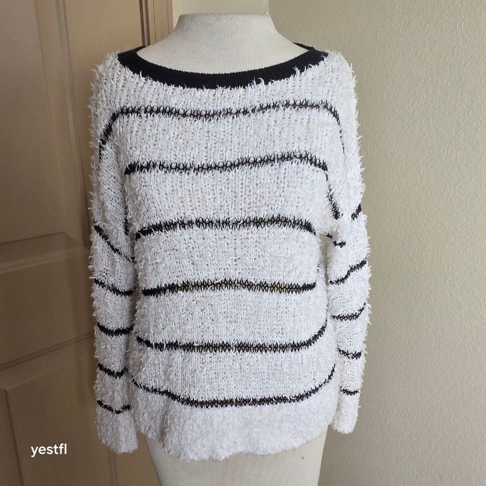 A.L.C. White & navy Striped Crew Neck Sweater XS knit fuzzy cotton flax blend